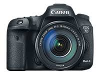 Canon Appareil photo reflex numérique EOS 7D Mark II avec kit adaptateur Wi-Fi d'objectif EF-S 18-135 mm IS USM