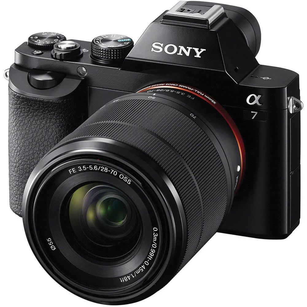 Sony Appareil photo numérique sans miroir plein cadre a7 avec objectif 28-70 mm